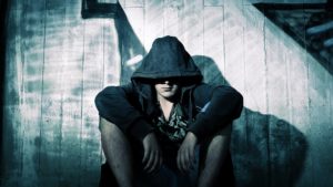 職場でしつこく嫌がらせをしてくる人はサイコパス？その特徴や見分け方と対策。