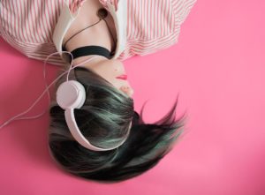 音楽を有効活用して自分のメンタルをコントロール!感情別で音楽を聴こう。