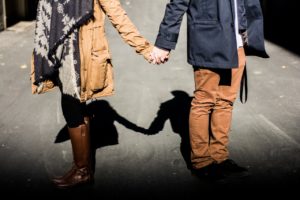 「カップルが早く仲直りする方法」早く仲直りしたいなら○○を質問しよう。