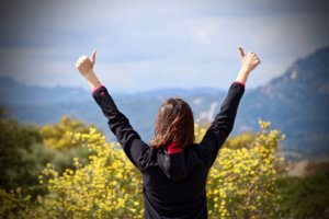 ポジティブ心理学って一体何なの?どういう経緯で始まったのかな?