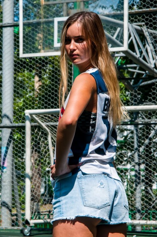 体型を気にしないで食事している人は幸せで実際に痩せているっぽい