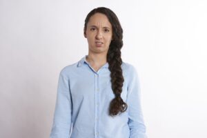 なぜ、あなたは余計な一言をいってしまうのか?その原因と対策