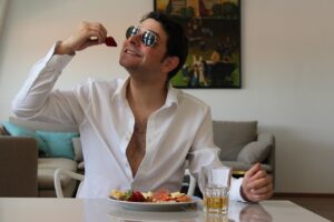 「意識高い人は疲れる」自己啓発で変に選民思想をこじらせたらアカン！